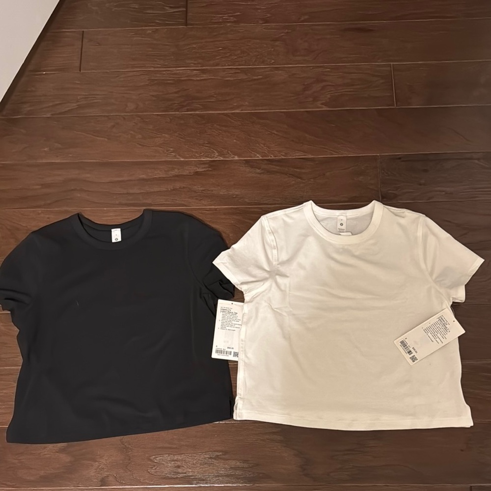 Womens Lululemon  Black and White T-Shirts NWT